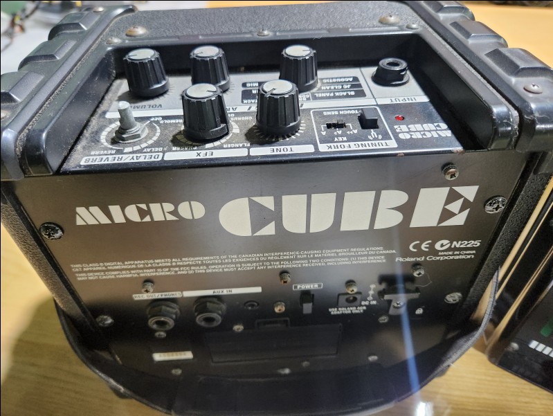 롤랜드 마이크로 큐브 기타 앰프 Roland MICRO CUBE N225.jpg