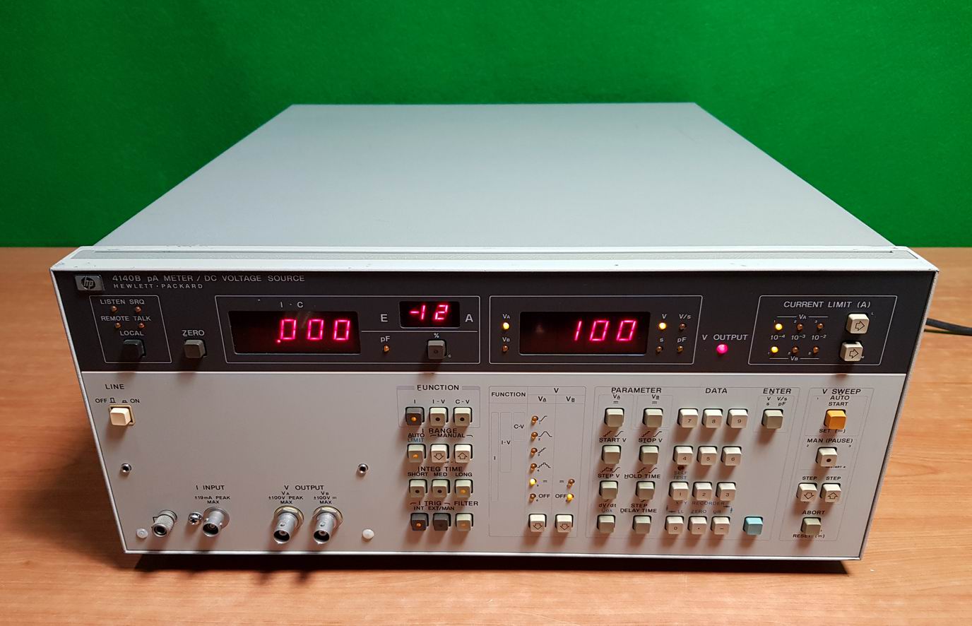 소리전자 - HP 4140B pA meter DC voltage source